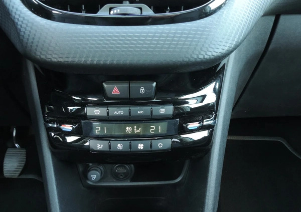 Peugeot 2008 cena 41500 przebieg: 53287, rok produkcji 2018 z Będzin małe 781